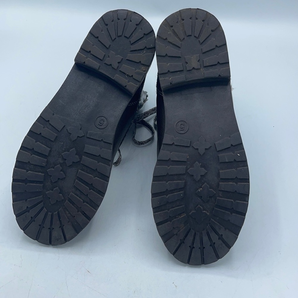 CAT AND JACK COMBAT STYLE BOOTS BLACK LACES INCLUDED. - Picture 13 of 14